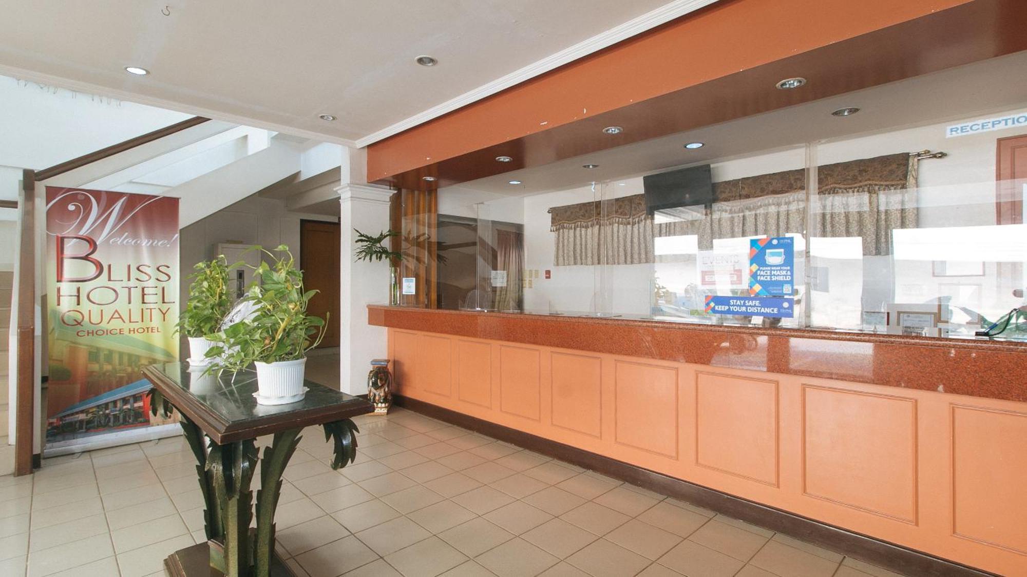 Bliss Hotel Dau Mabalacat Exteriér fotografie
