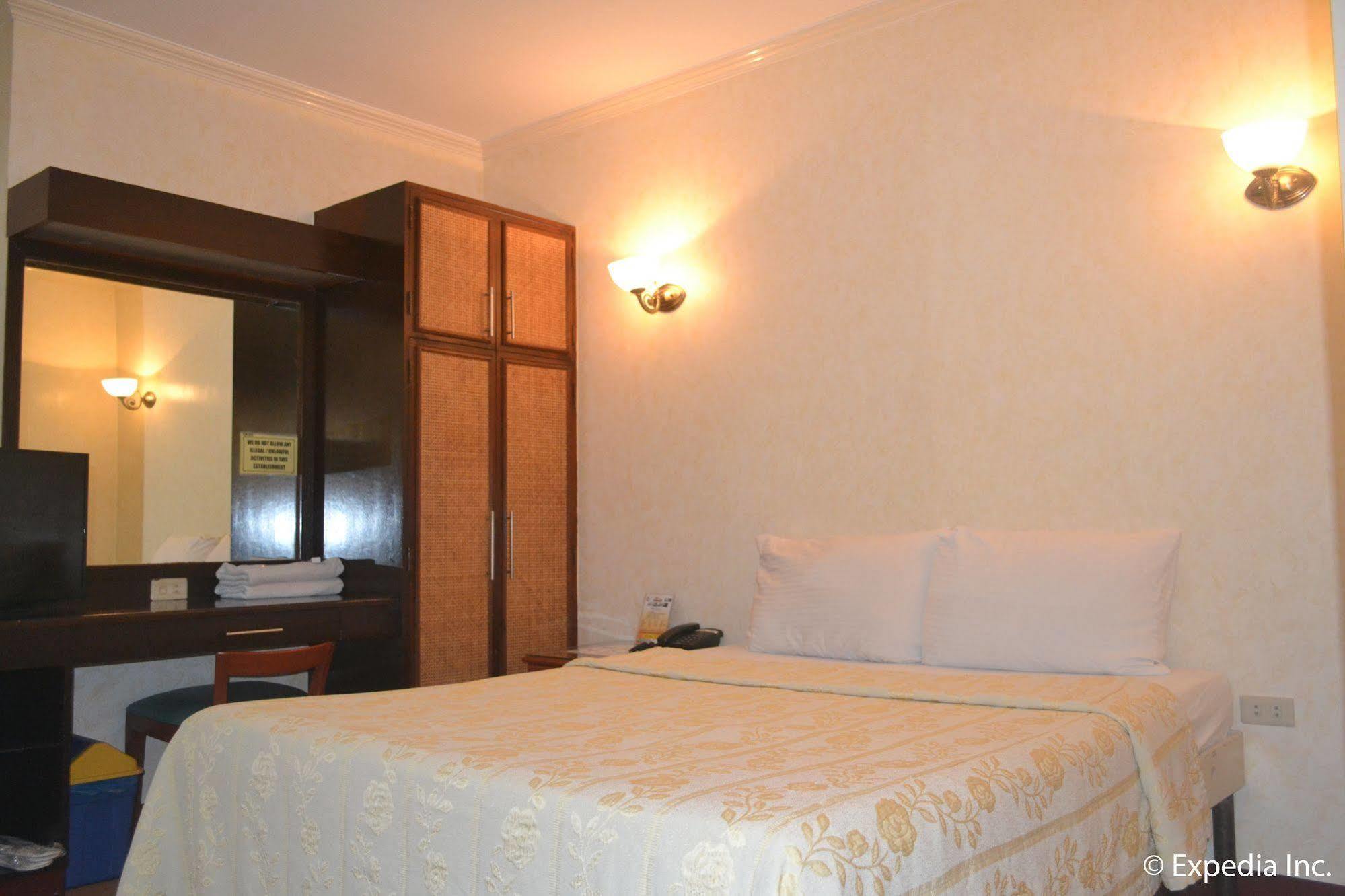Bliss Hotel Dau Mabalacat Exteriér fotografie