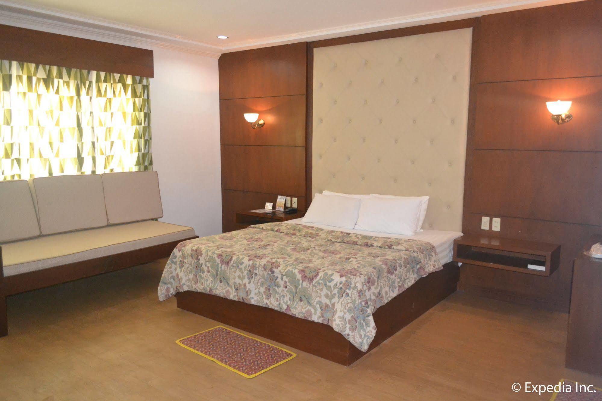 Bliss Hotel Dau Mabalacat Exteriér fotografie